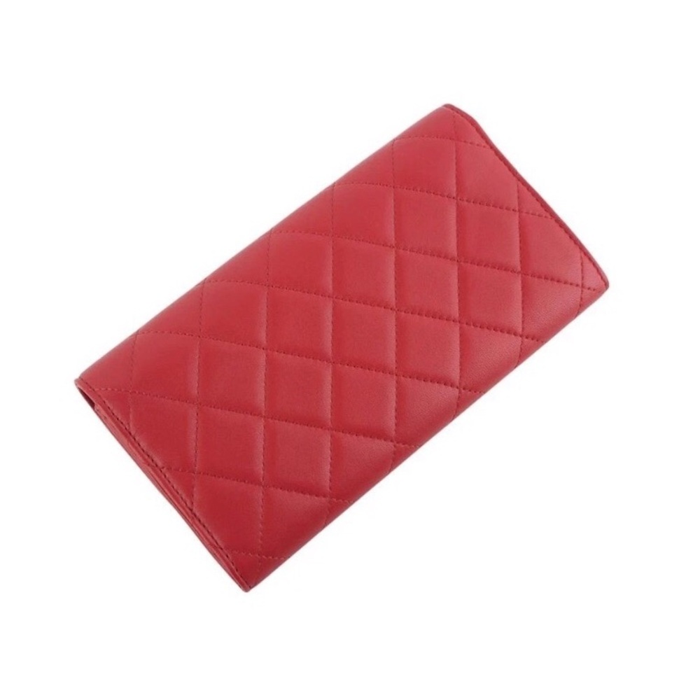 Chanel Quilted Red Wallet with Silver Logo - Picture 2 of 15